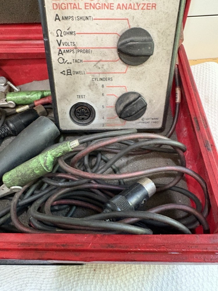 MAC tools ET3707 digital engine analyzer 10 megohms