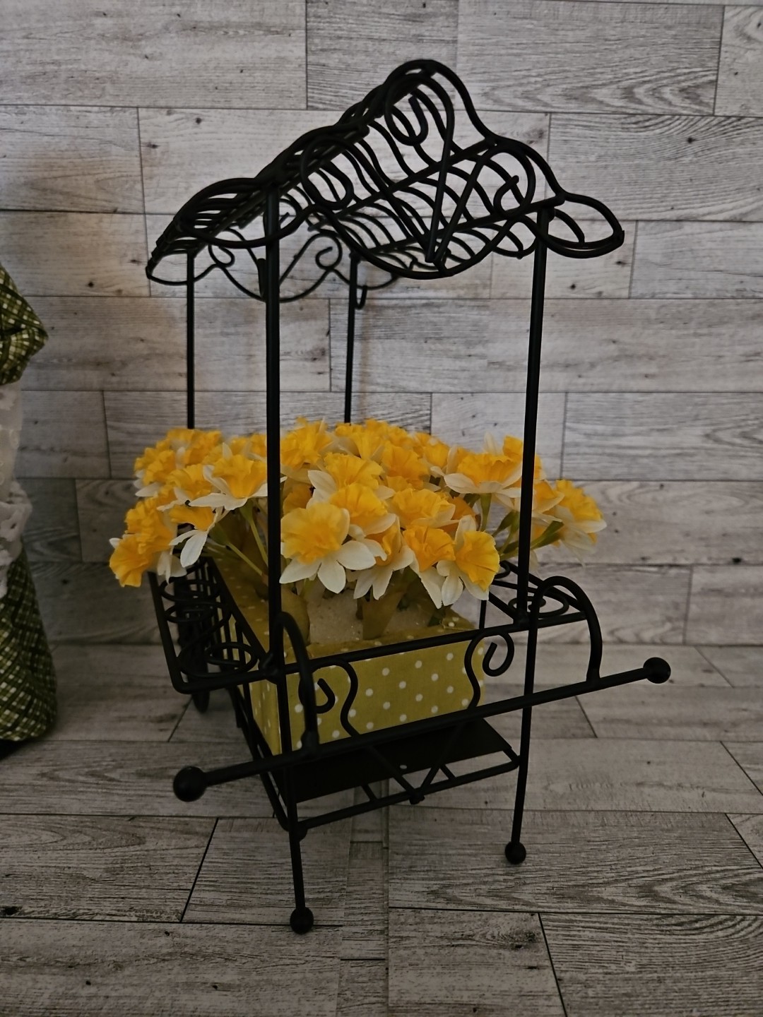 Byers Choice Caroler Signed Lady 15" Tall Daffodils Metal Cart Spring Easter