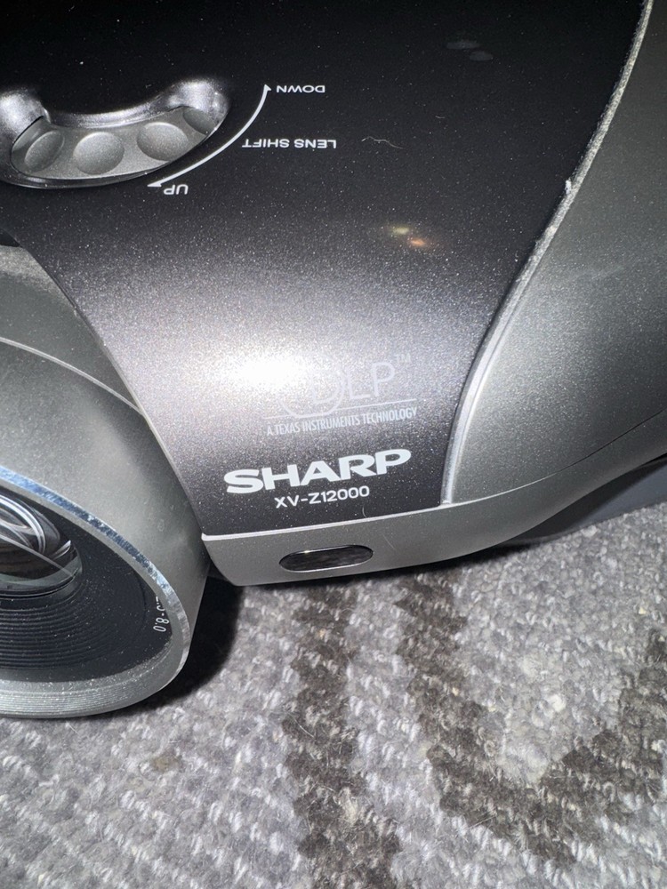 Sharp XV-Z12000 VISION DLP Projector