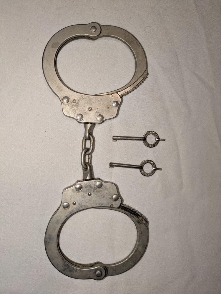 Peerless Model 700 Handcuffs with Two Keys