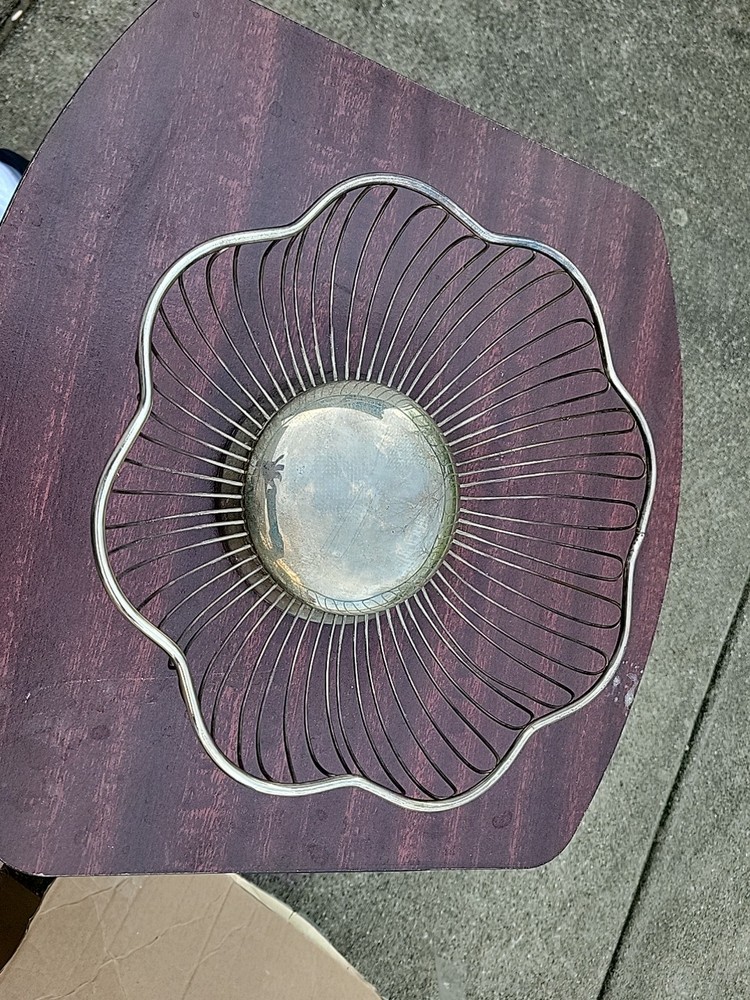 International Silver Company 9.75in Silverplated Wire Basket