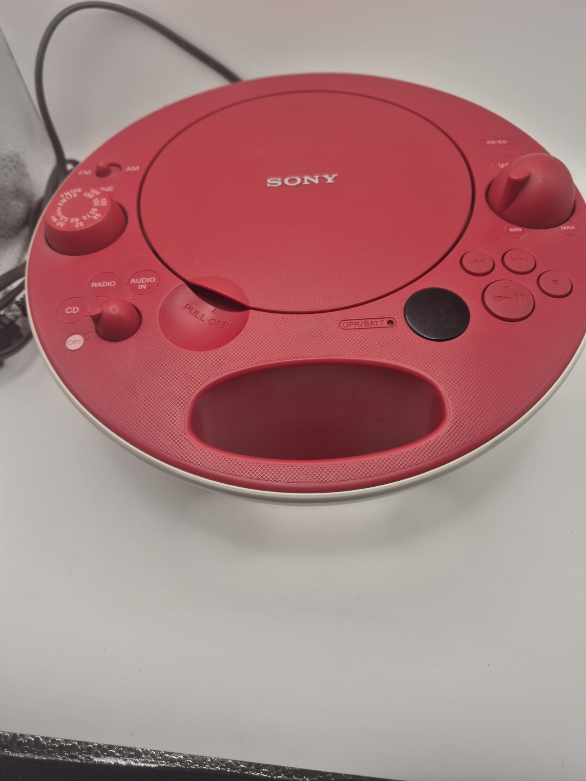 Sony ZS-E5 Red Portable CD Player AM/FM Radio AUX Input Stereo Portable Boombox