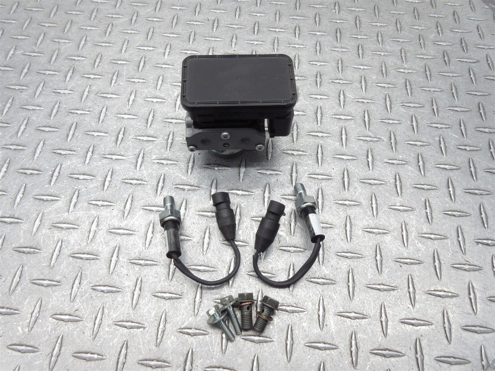 2018 17-23 Indian Chieftain Limited ABS Pump Brake Module Control Unit Sensor