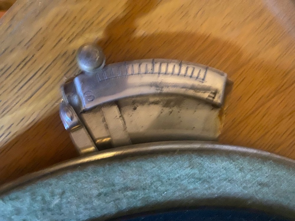 Antique Wind Up Phnograph/Record Player