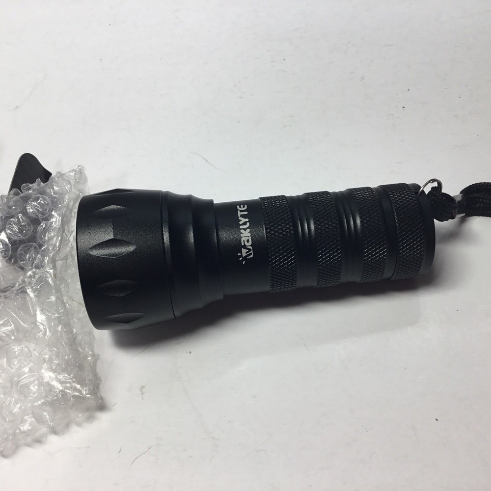 Waklyte UV Flash Light D16 AUV New In Box.