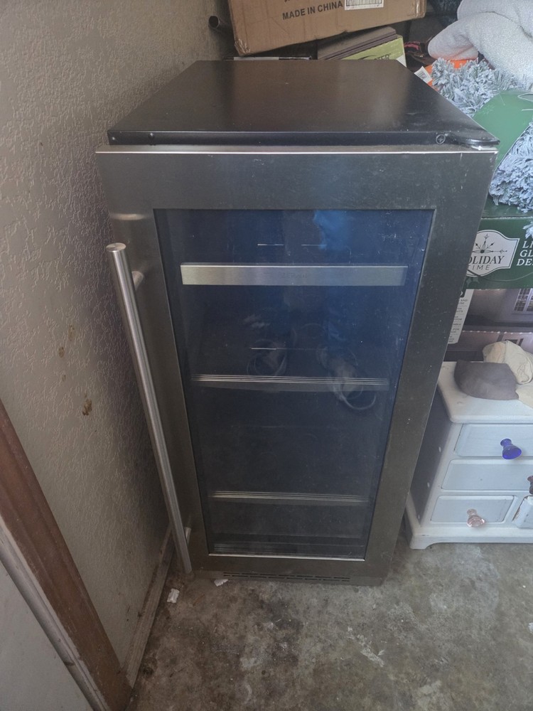 Zephyr 15" Beverage Cooler