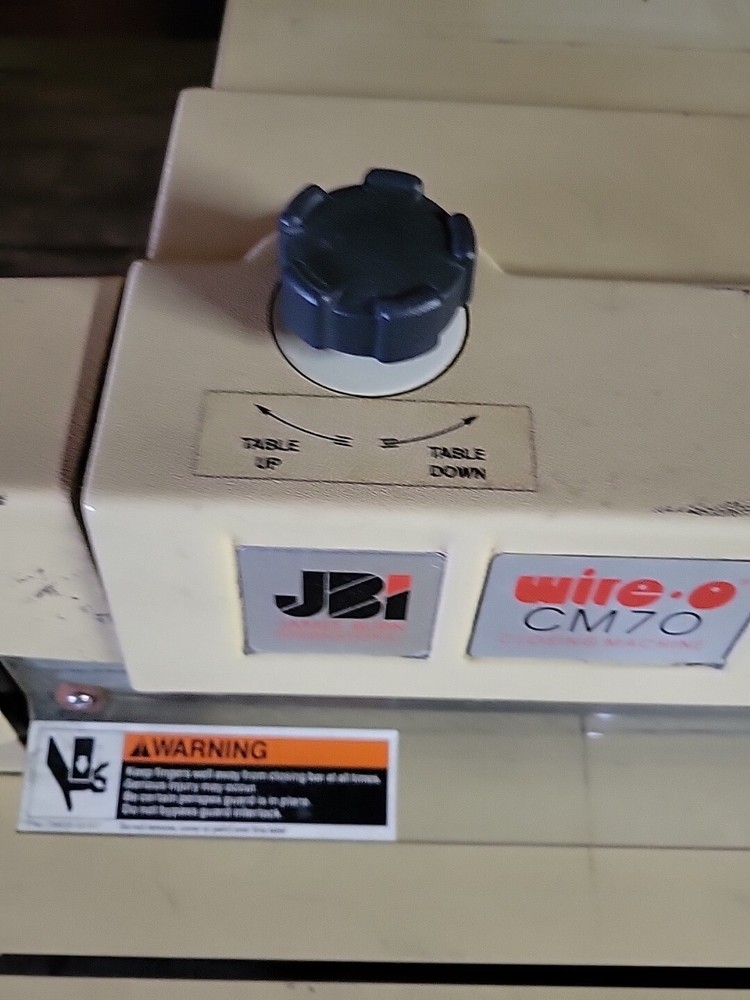 James Burn Wire-O CM70 Closing Machine ()