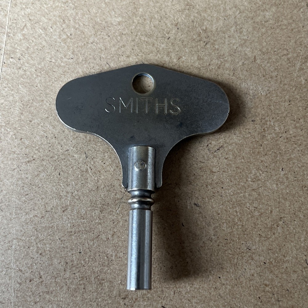 Vintage smiths Clock key for mantle clock - 3.75mm