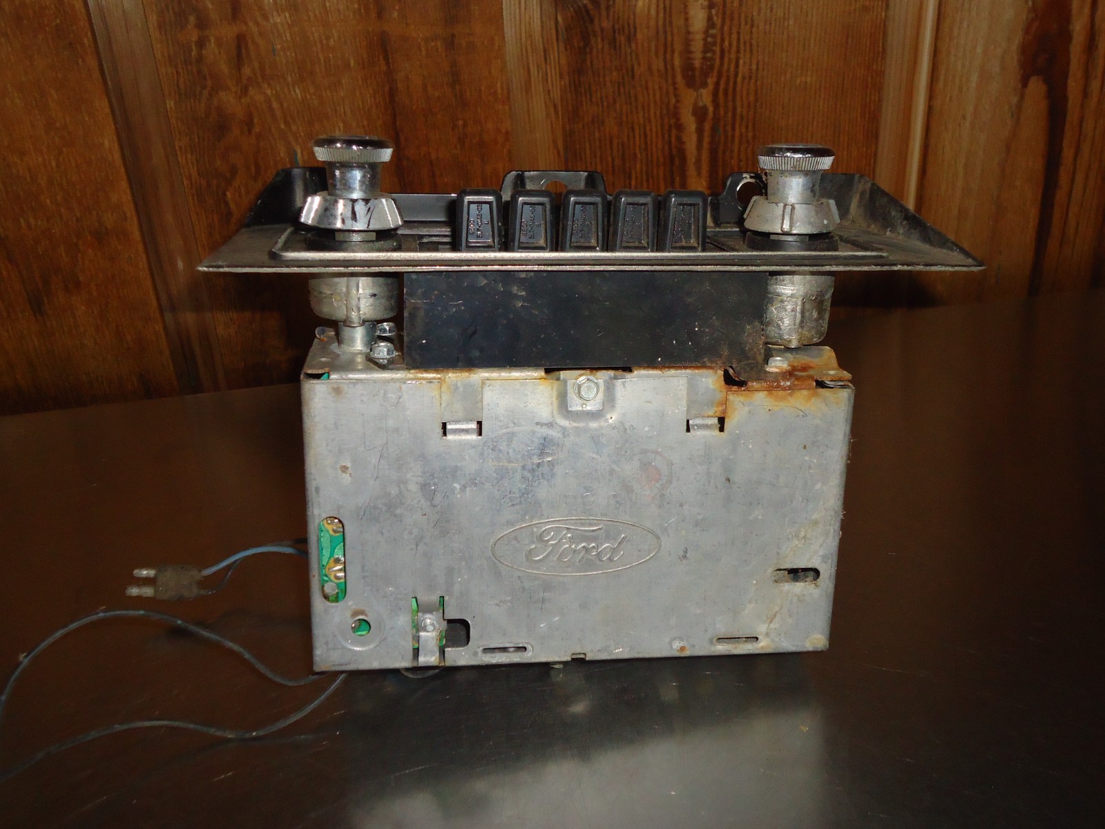 OEM Philco Push Button AM Radio w/ Face Bezel 1974 1975 1976 1977 Ford Maverick