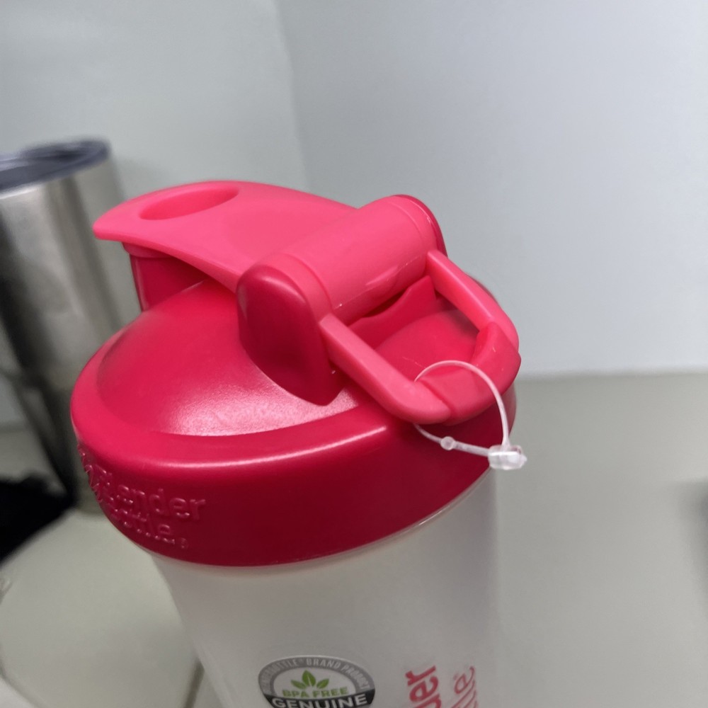 Classic 28oz BlenderBottle Pink