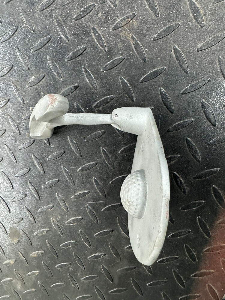 Door Knocker - Putter & Golf Ball