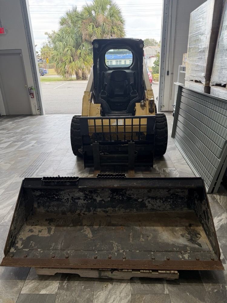 Cat Skid Steer With Attachments