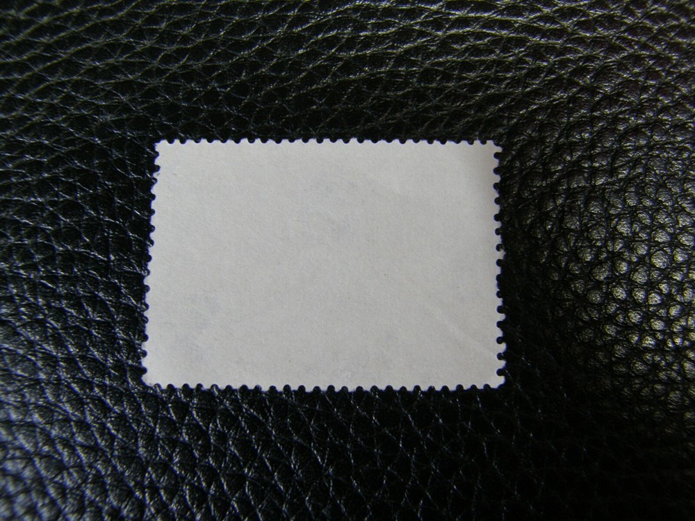 6868) One: APX 1500 Postage Stamp GREECE Tan