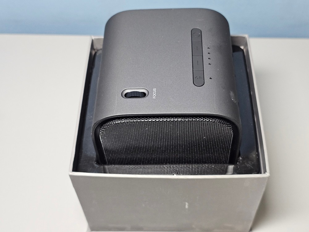 Apeman M7 Projector - 1080p -DLP Technology - Bluetooth - .8-2.6m Projection