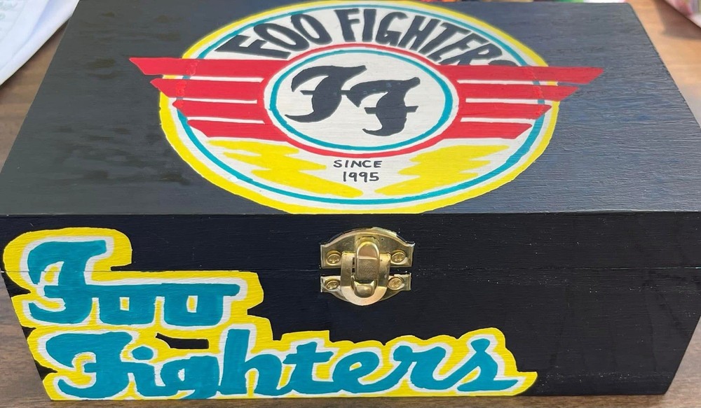 Foo Fighters Ultimate Fan And Memorabilia Keepsake Box