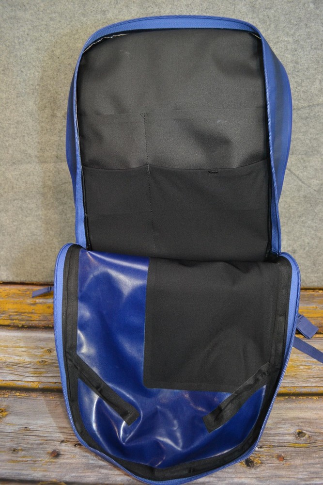 Hydro Flask 30L Backpack Large Blue Hiking Hydration Pack Zip Waterproof 143123