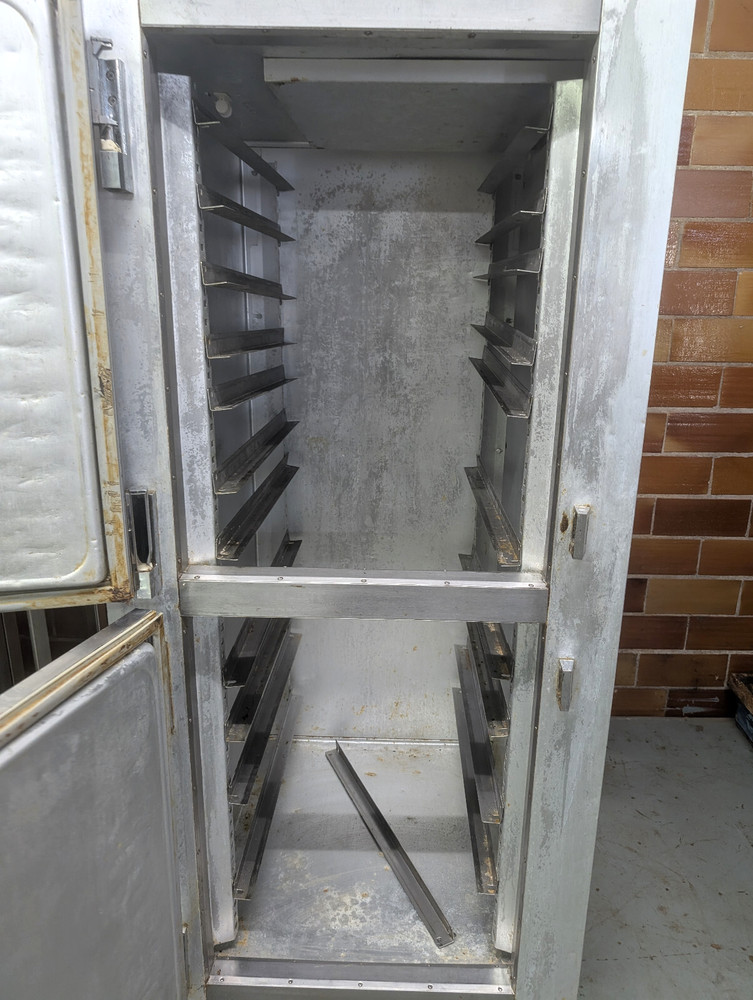 Traulsen G10001 One Section Solid Half Door Reach-In Refrigerator