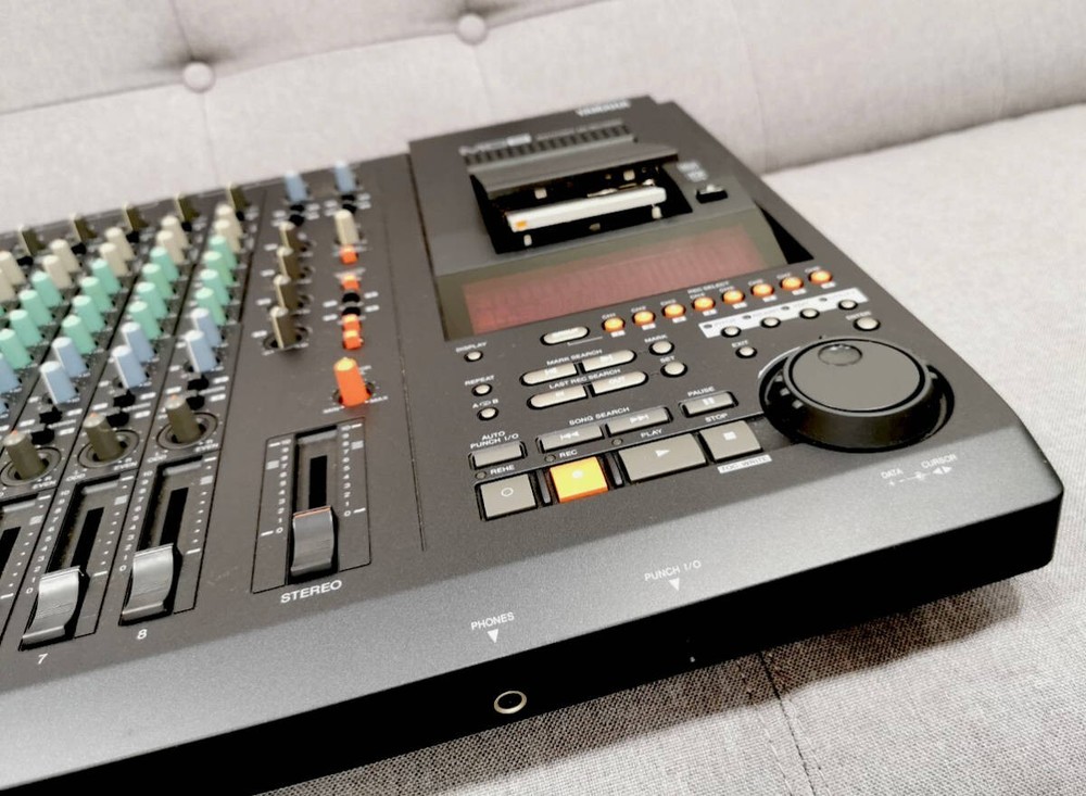 Yamaha MD8 8-track Multitrack Mini Disc MD Recorder Black