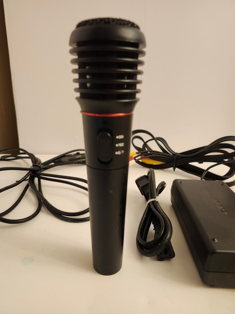 Dynamic Karaoke Vocal Wired Handheld Microphone Mic FM Receiver System