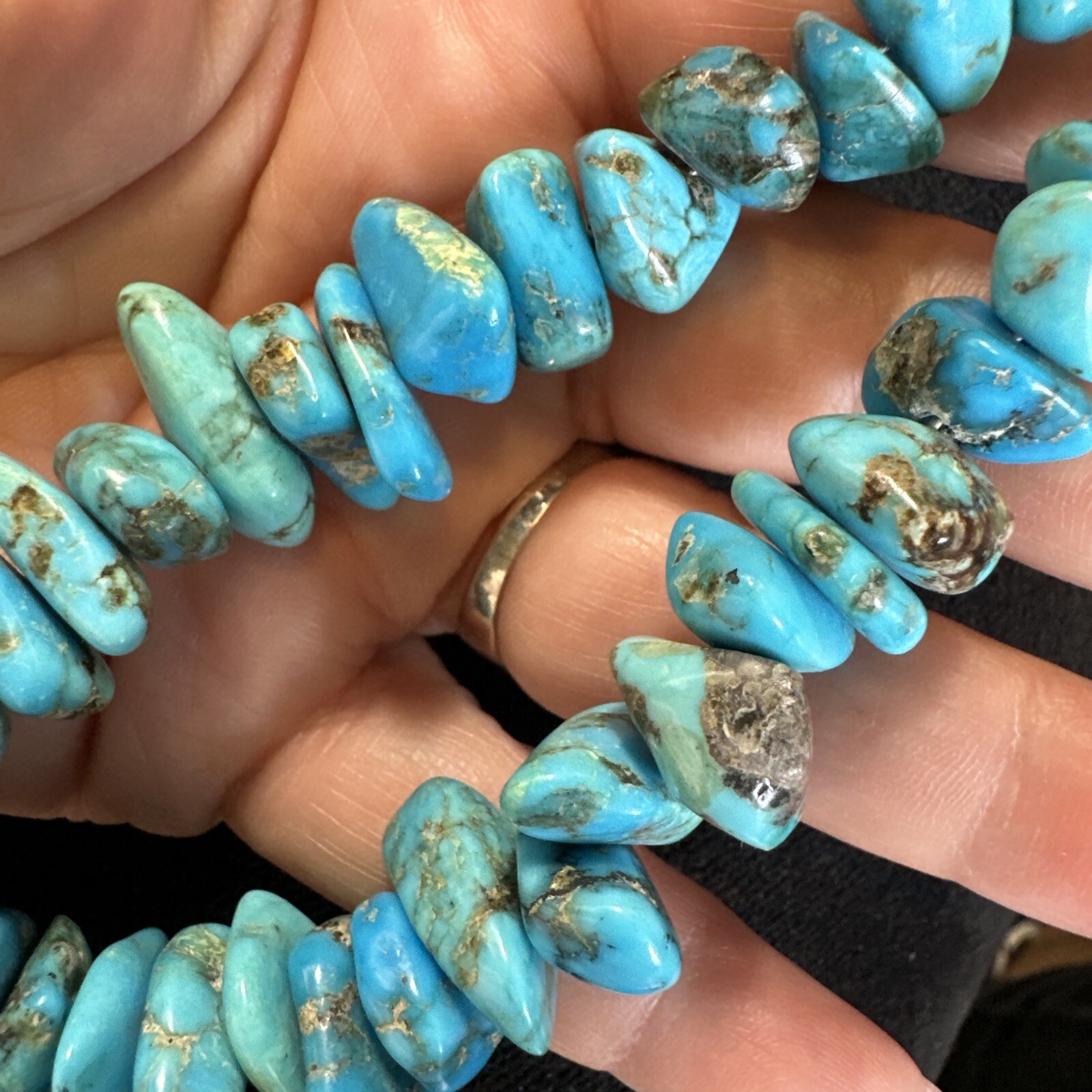 Beautiful southwestern style 18 inch turquoise silver necklace