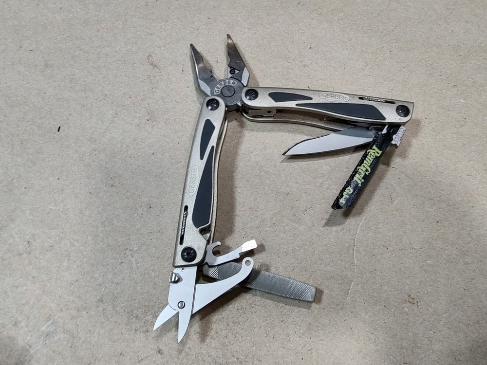 GERBER Multi-Tool, Champagne, 11 Tools, 48239