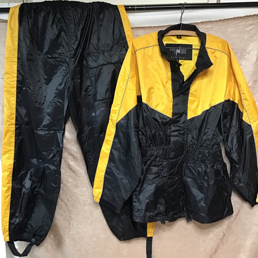 Thunder Under Motorcyclists Rain Suit. Jacket/Pants. Size Large.