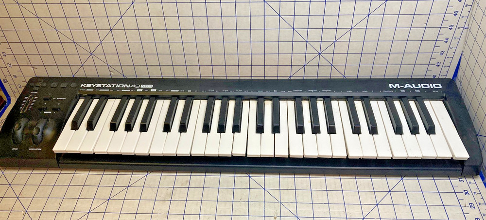 M Audio KeyStation 49 MK3 49 Key USB Powered MIDI Controller Tested Working Nice