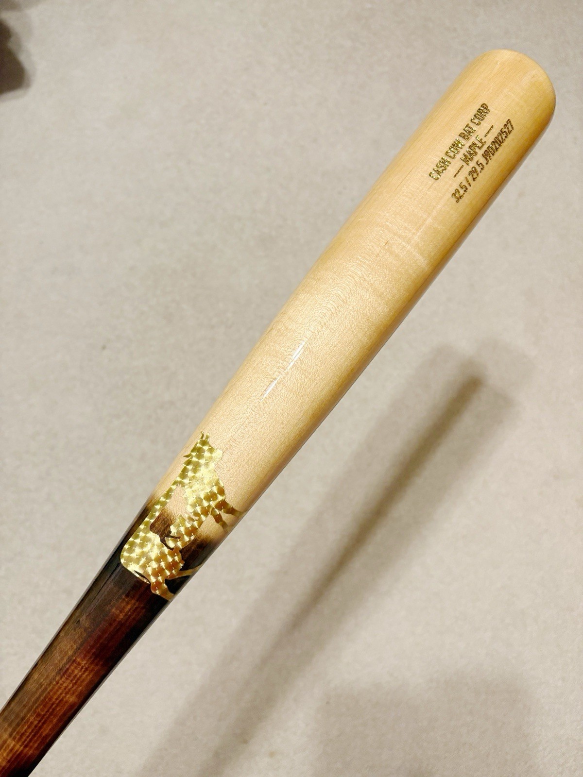 Hybrid Handle Maple Wood Baseball Bat 32.5in 29.5oz. Black / Pine Tar Look / Nat
