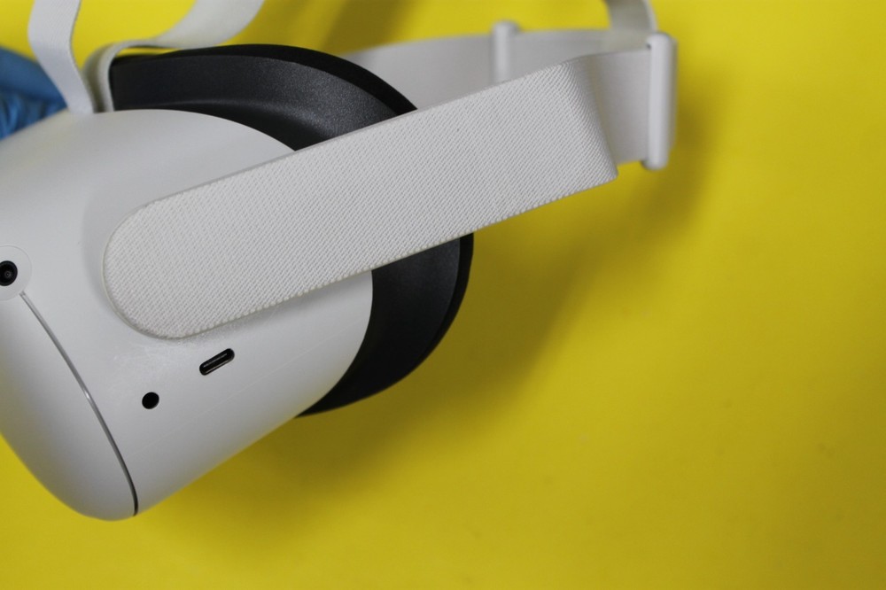 Oculus Meta Quest 2 128GB VR Headset ONLY, Great Condition (No Controllers)