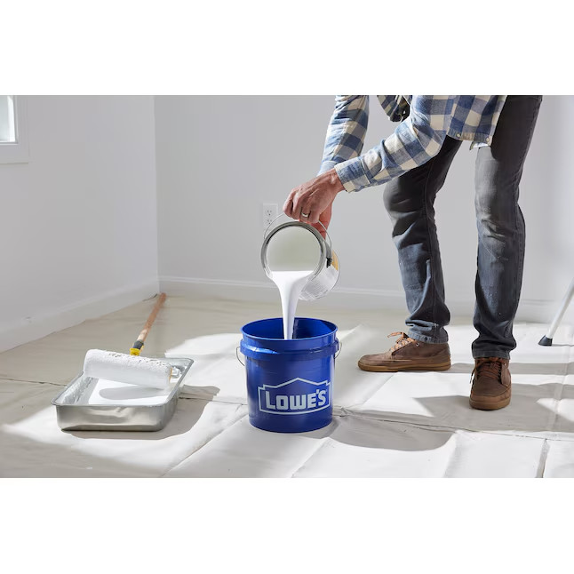 Lowe's 2-gallon Plastic Blue General bucket