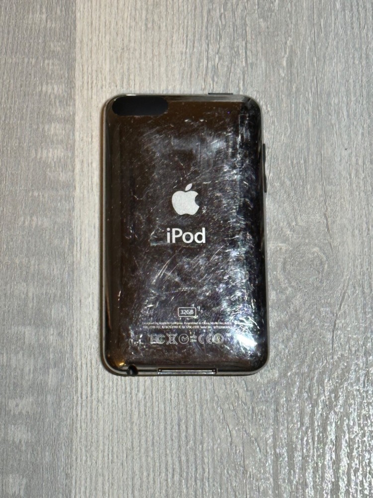 Apple iPod Touch 3rd Generation 32GB 64GB Black