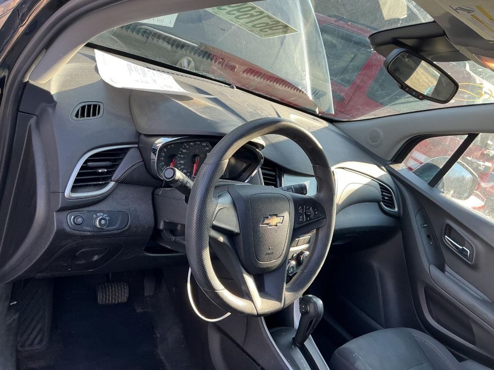 TRAX 2017 Glove Box 4946312