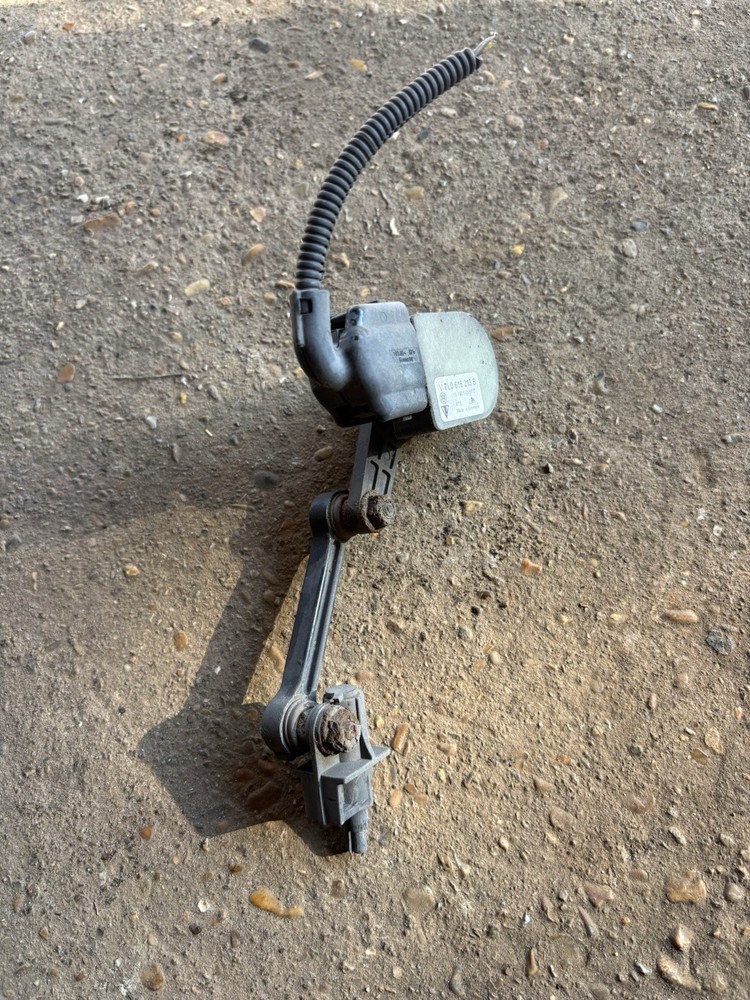 2006 AUDI Q7 4L HEADLIGHT LEVEL HEIGHT SENSOR FRONT LEFT SIDE 7L0616213B