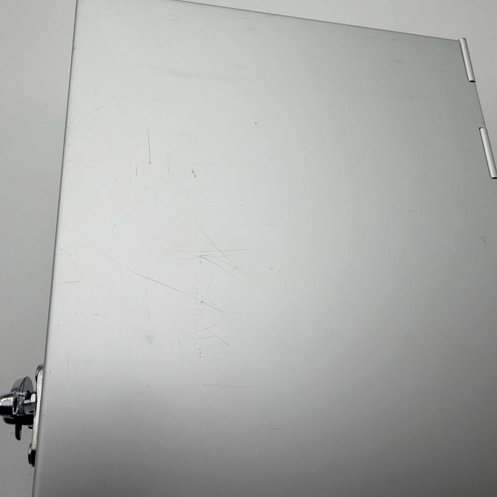 Metal CD/ DVD Aluminum Hard Shell Double Sided Case CD 64 Disc Holder UNIQUE