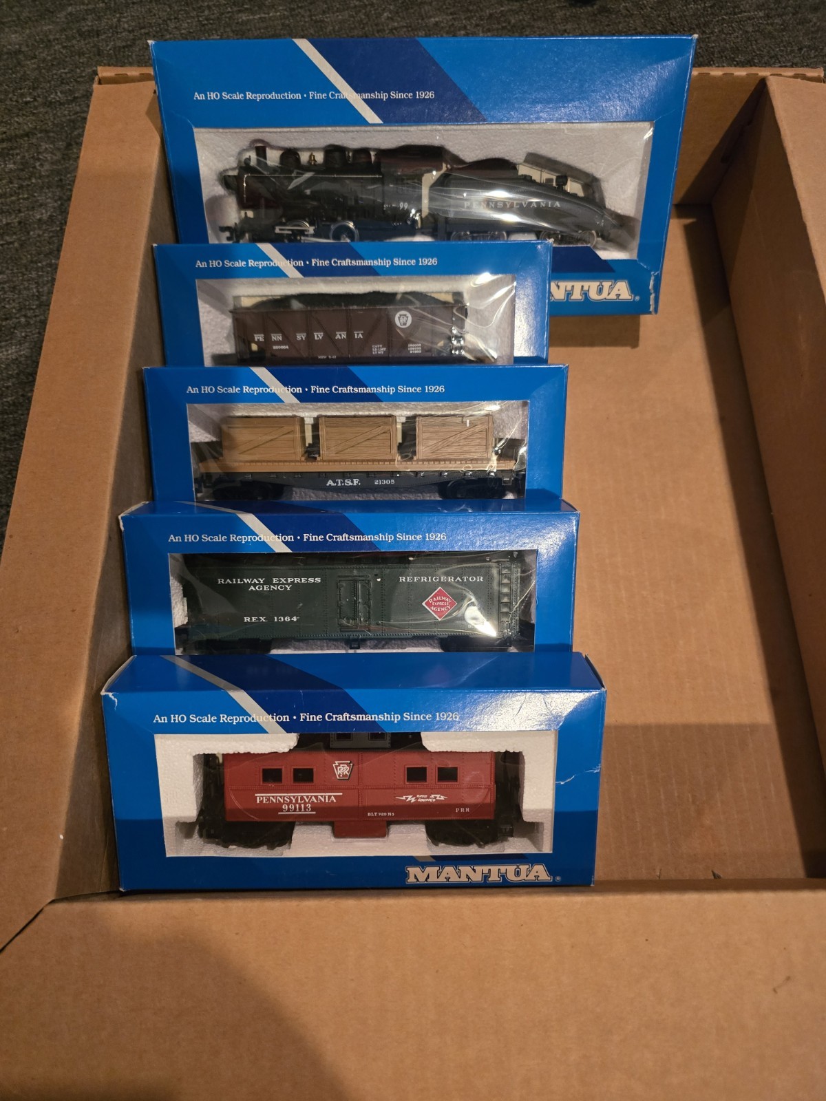 Collectors Mantua HO Train Set with 5 Cars & All Original Paperwork