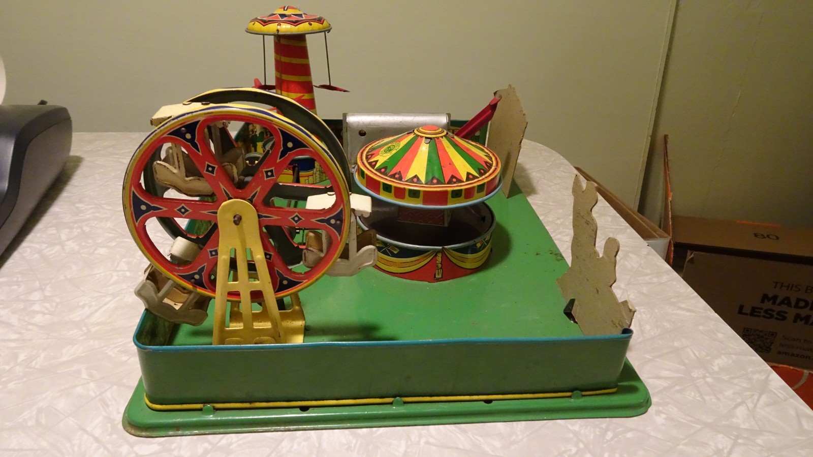Vintage Wyandotte lever windup Carnival Toy from the '30's with box