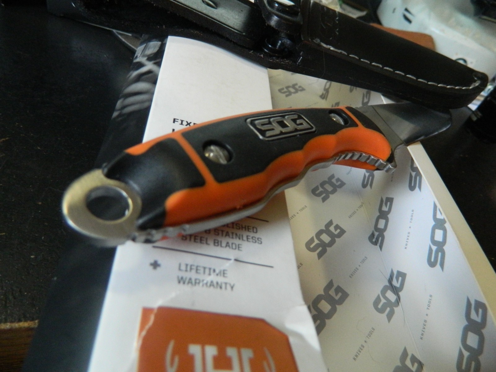 SOG KNIVES 8.2" HUNTSPOINT FIXED BLADE BLADE AUS-8 HANDLE ORANGE & BLACK GRN