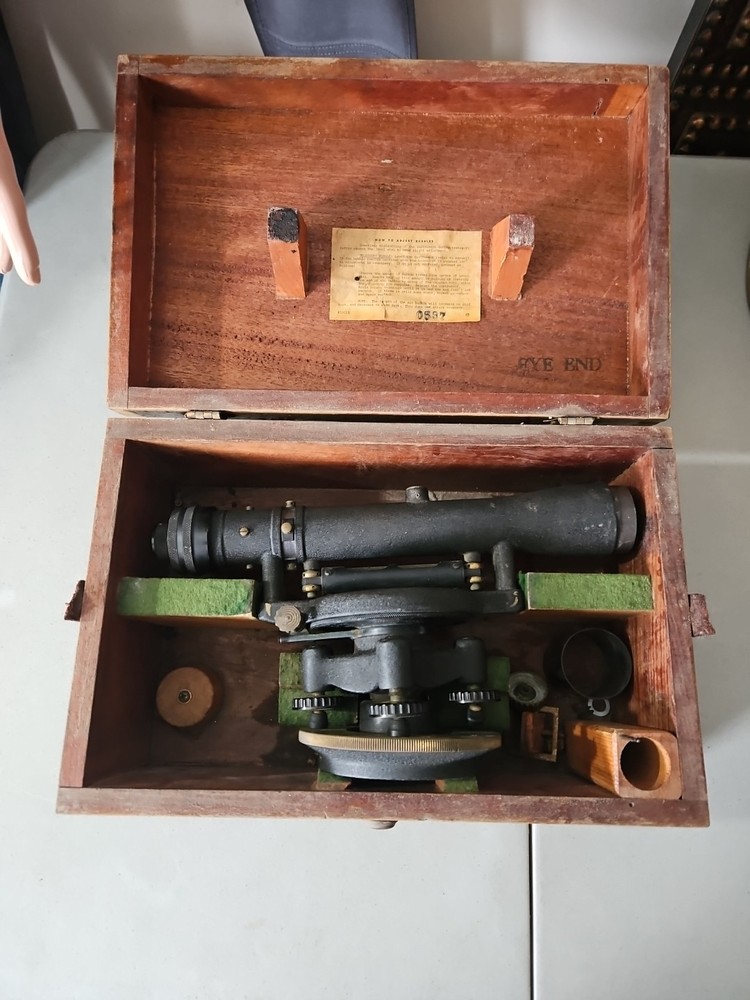 C.L. Berger Engineering Instruments Surveying Transit Level Scope,IN 7529 w/Box