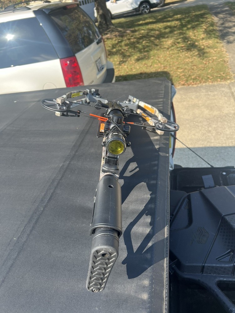 Bear X Constrictor 410fps Crossbow Kit / Plano Spire Hard Shell Case