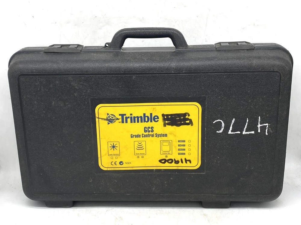 Trimble Grade Control Set CB420 Control Box & ST300 Sonic Tracers w/ Case.