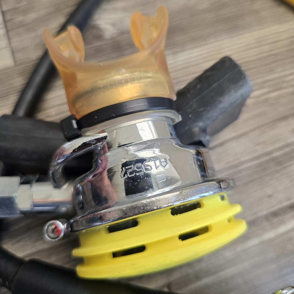 MARES MR 12 SCUBA REGULATOR SET Mares Flat Brass Used