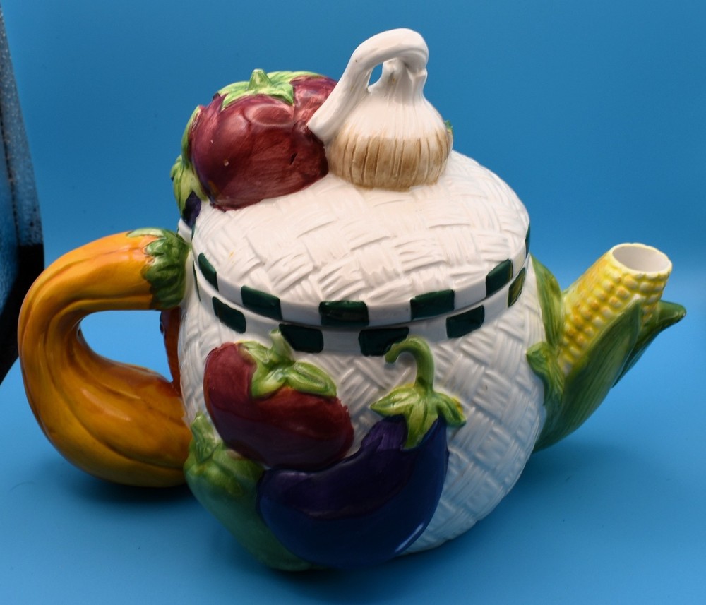 Wang's International Vegetable Teapot