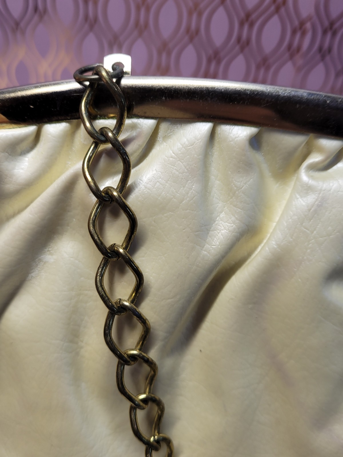 Vintage 1950s 1960s Cream Satin Clutch Purse Gold Chain Kiss Lock