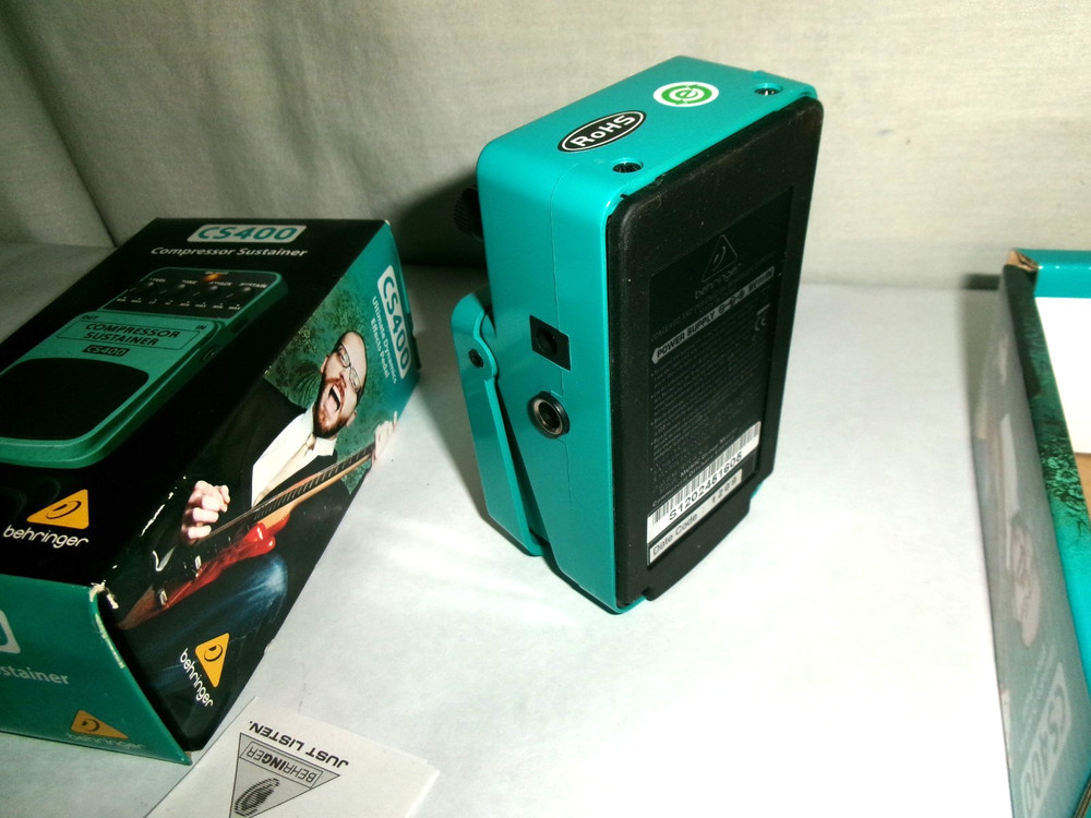 Behringer CS400 Compressor Sustainer Pedal new in box