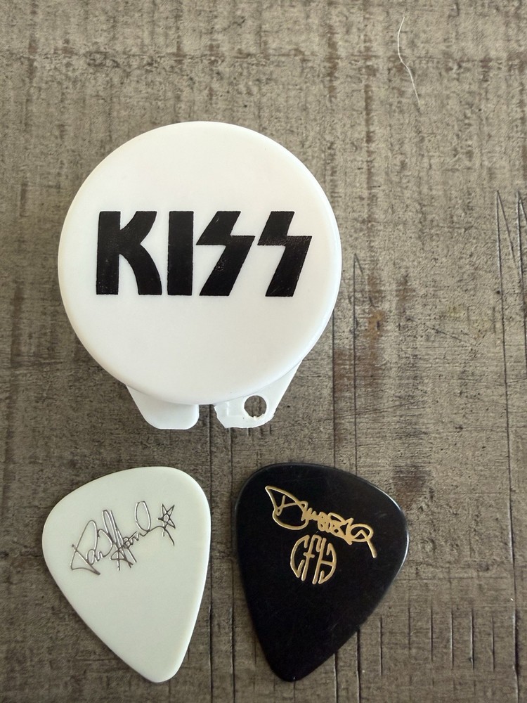 Kiss Ear Plug Case And 2 Guitar Picks