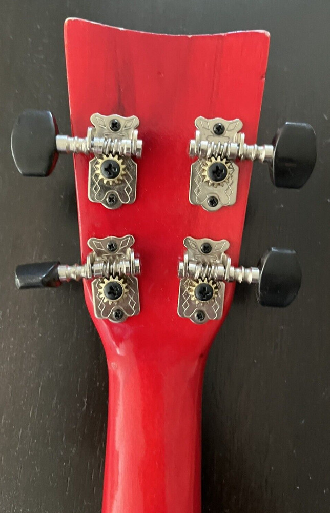 2010 First Act discovery RED Aloha! 4 string Ukulele FG4022