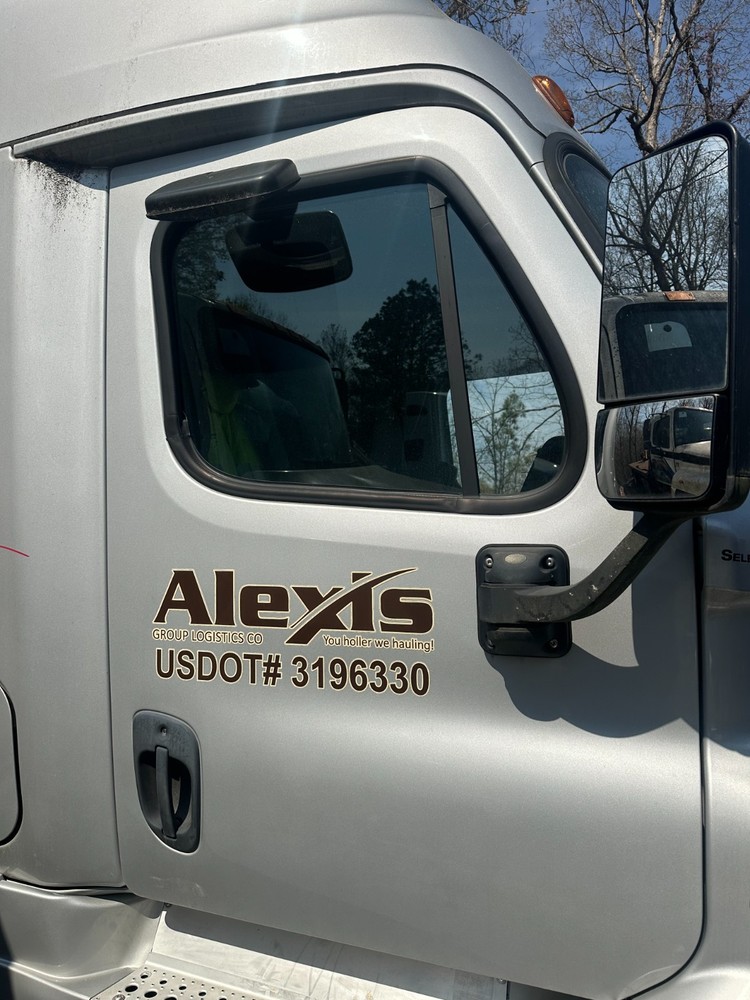 2018 Freightliner Cascadia 132 Passenger Door