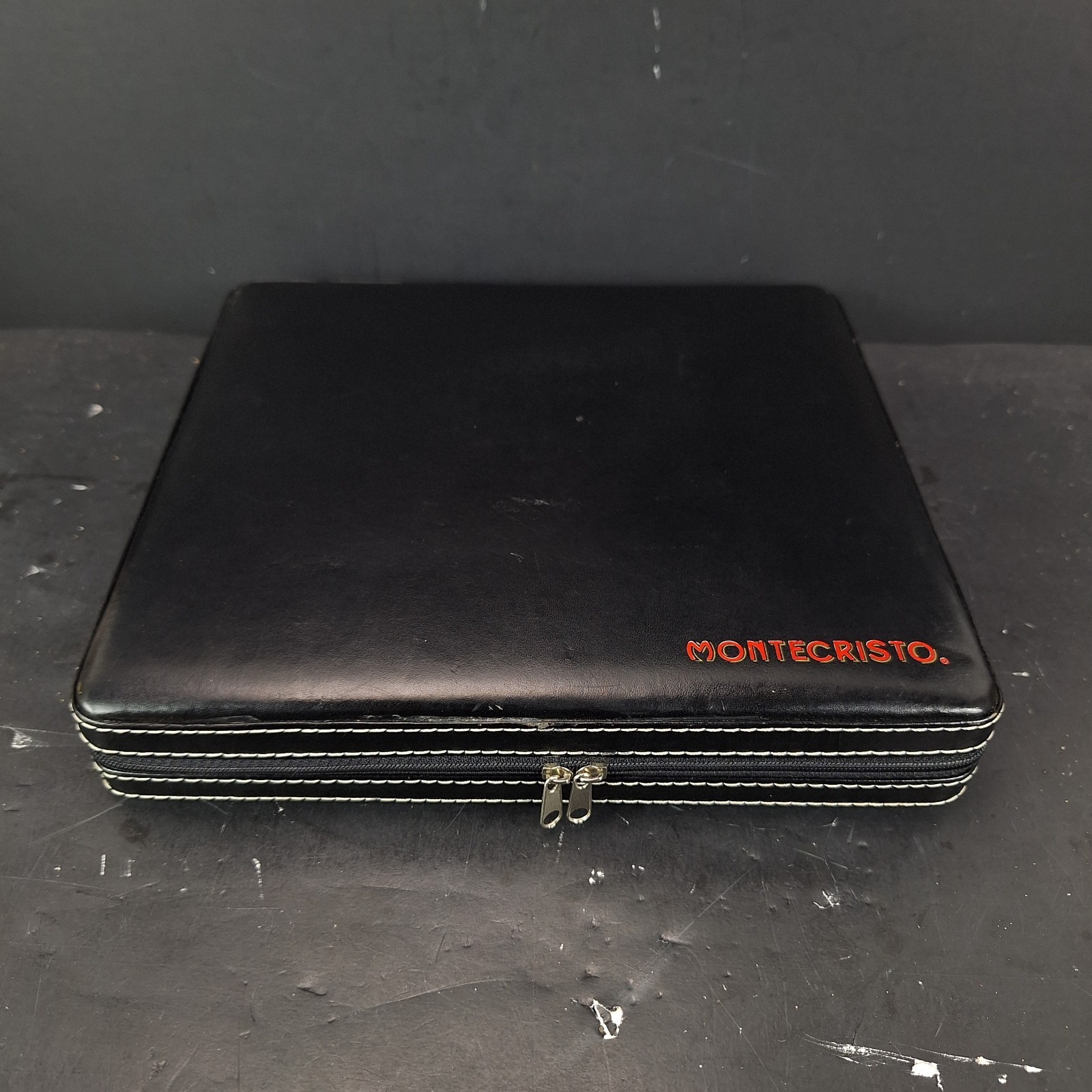 EMPTY Montecristo Leather Zippered Cedar Lined Cigar Travel Case 8.75x8"