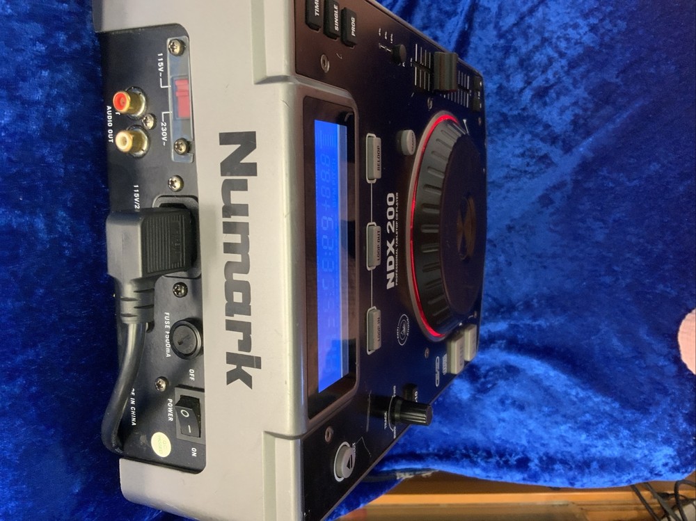 NUMARK DJ NDX200 Professional Tabletop CD PLAYER Mix LOOP Q Digital Audio