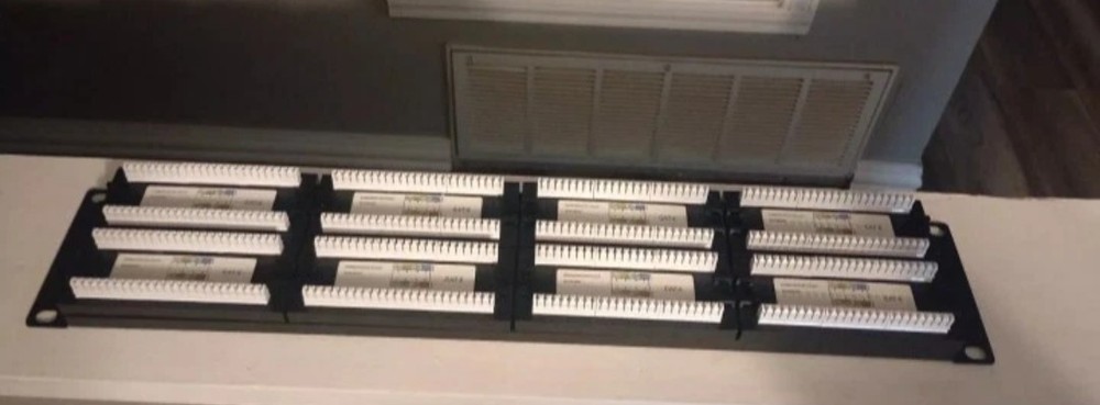 Manhattan Cat6 48 Port Patch Panel 19" Rack Mount Cat-6 Wire Management READ